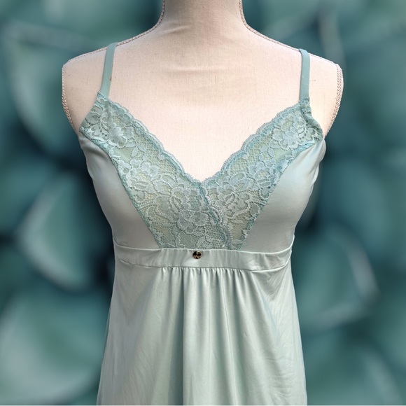 Essential Bodywear Lacy Chemise sea green size medium (see fit) sample - Picture 6 of 8